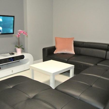 זיילונה גאורה Apartamenty Centrum- Kochanowskiego -Dawniej Two-Bedroom Apartment מראה חיצוני תמונה
