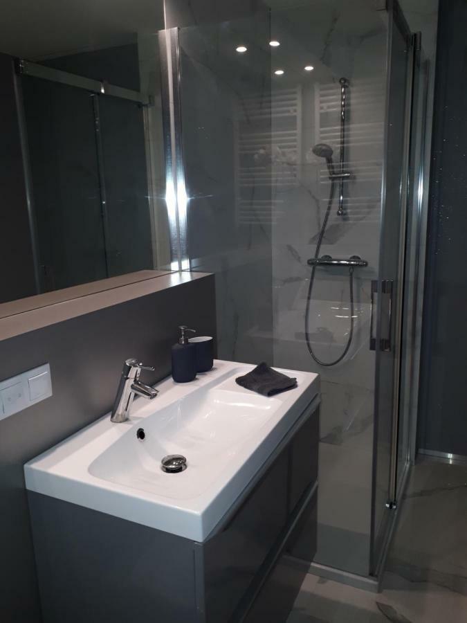 זיילונה גאורה Apartamenty Centrum- Kochanowskiego -Dawniej Two-Bedroom Apartment מראה חיצוני תמונה