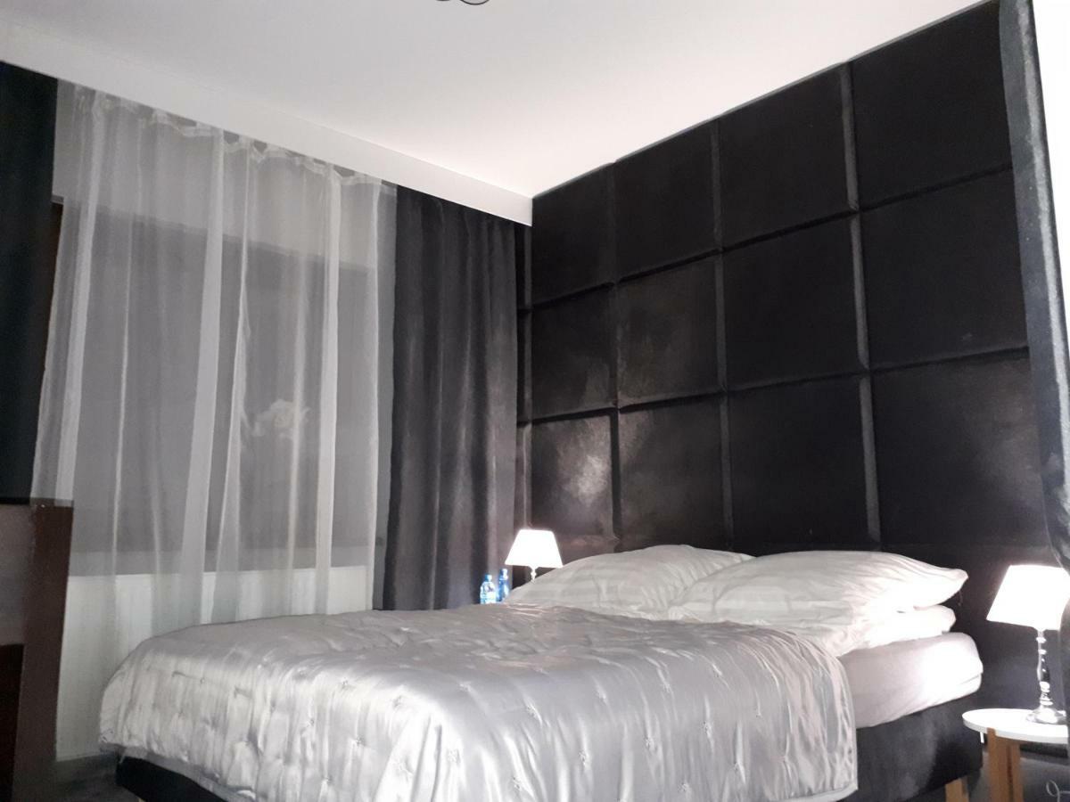 זיילונה גאורה Apartamenty Centrum- Kochanowskiego -Dawniej Two-Bedroom Apartment מראה חיצוני תמונה
