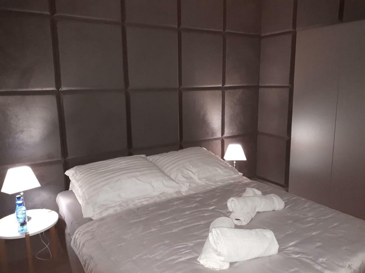 זיילונה גאורה Apartamenty Centrum- Kochanowskiego -Dawniej Two-Bedroom Apartment מראה חיצוני תמונה
