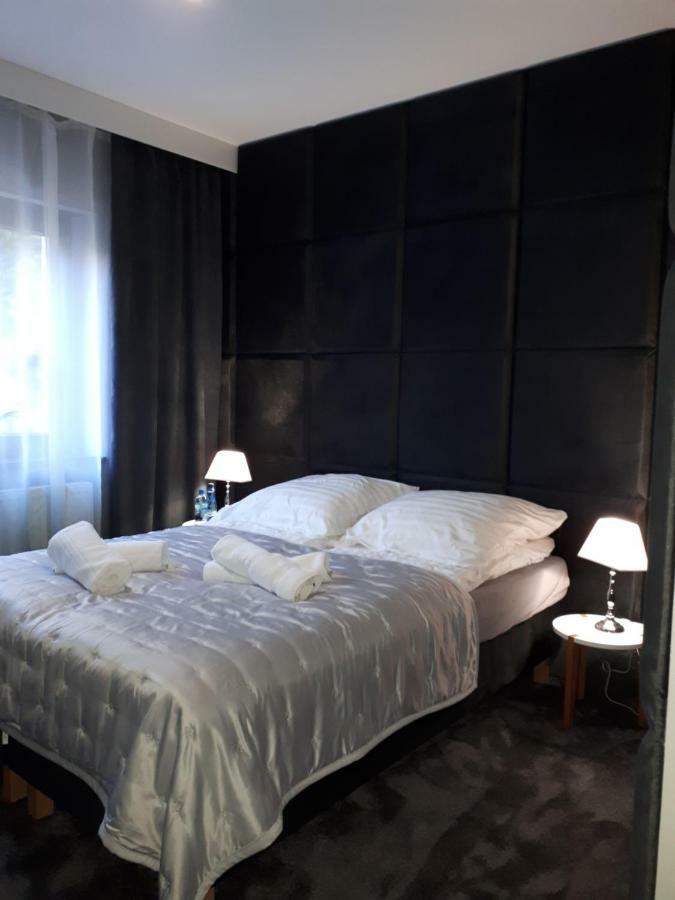 זיילונה גאורה Apartamenty Centrum- Kochanowskiego -Dawniej Two-Bedroom Apartment מראה חיצוני תמונה