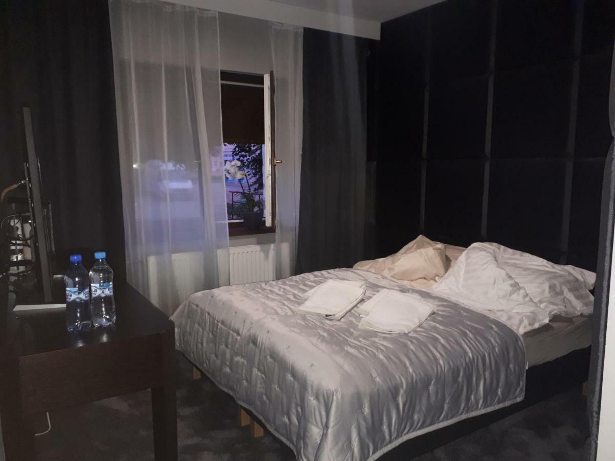 זיילונה גאורה Apartamenty Centrum- Kochanowskiego -Dawniej Two-Bedroom Apartment מראה חיצוני תמונה
