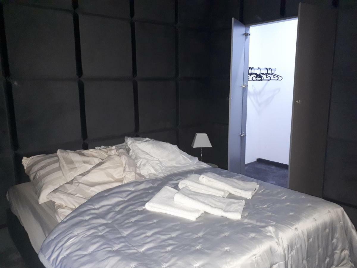 זיילונה גאורה Apartamenty Centrum- Kochanowskiego -Dawniej Two-Bedroom Apartment מראה חיצוני תמונה