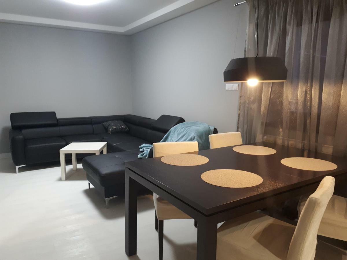 זיילונה גאורה Apartamenty Centrum- Kochanowskiego -Dawniej Two-Bedroom Apartment מראה חיצוני תמונה