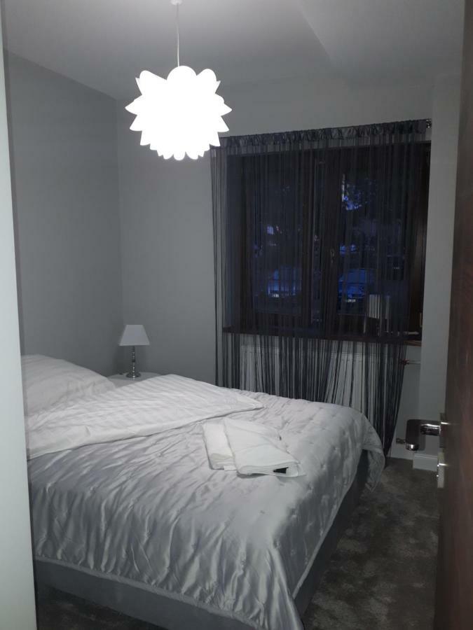 זיילונה גאורה Apartamenty Centrum- Kochanowskiego -Dawniej Two-Bedroom Apartment מראה חיצוני תמונה