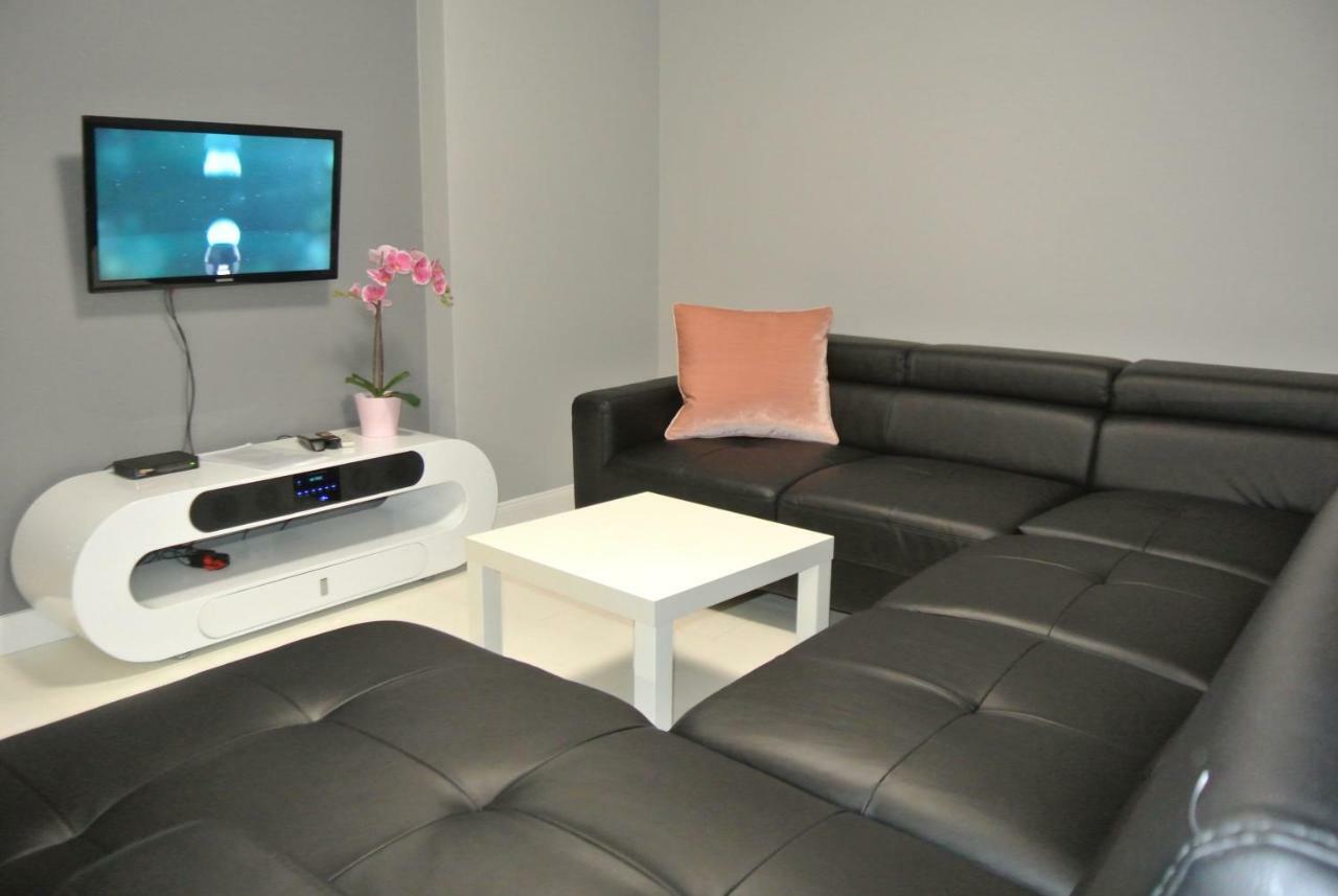 זיילונה גאורה Apartamenty Centrum- Kochanowskiego -Dawniej Two-Bedroom Apartment מראה חיצוני תמונה