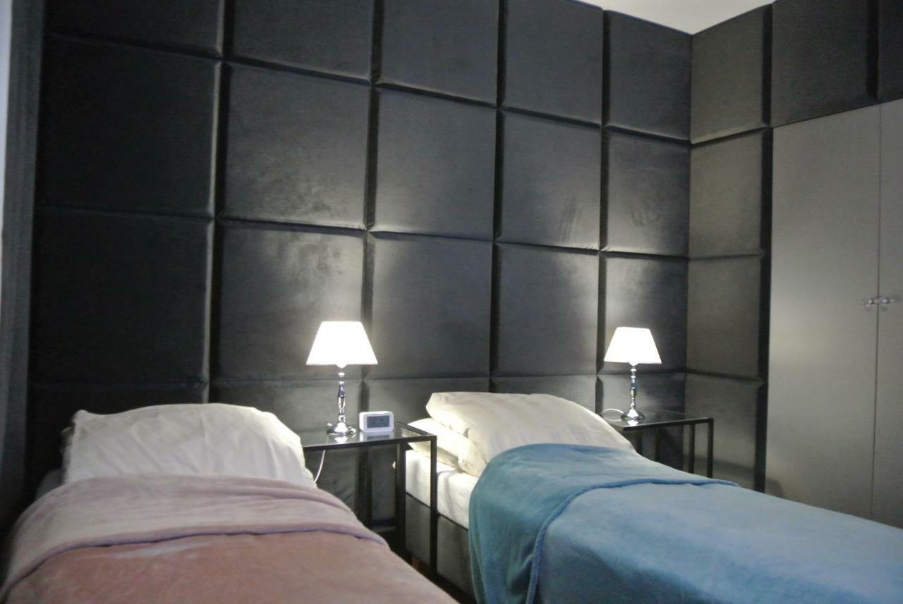 זיילונה גאורה Apartamenty Centrum- Kochanowskiego -Dawniej Two-Bedroom Apartment מראה חיצוני תמונה