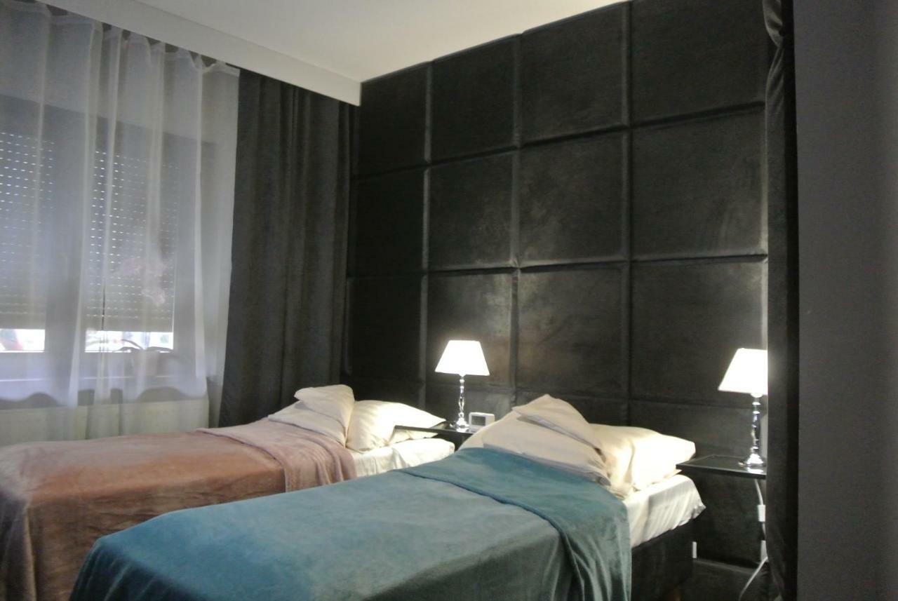 זיילונה גאורה Apartamenty Centrum- Kochanowskiego -Dawniej Two-Bedroom Apartment מראה חיצוני תמונה