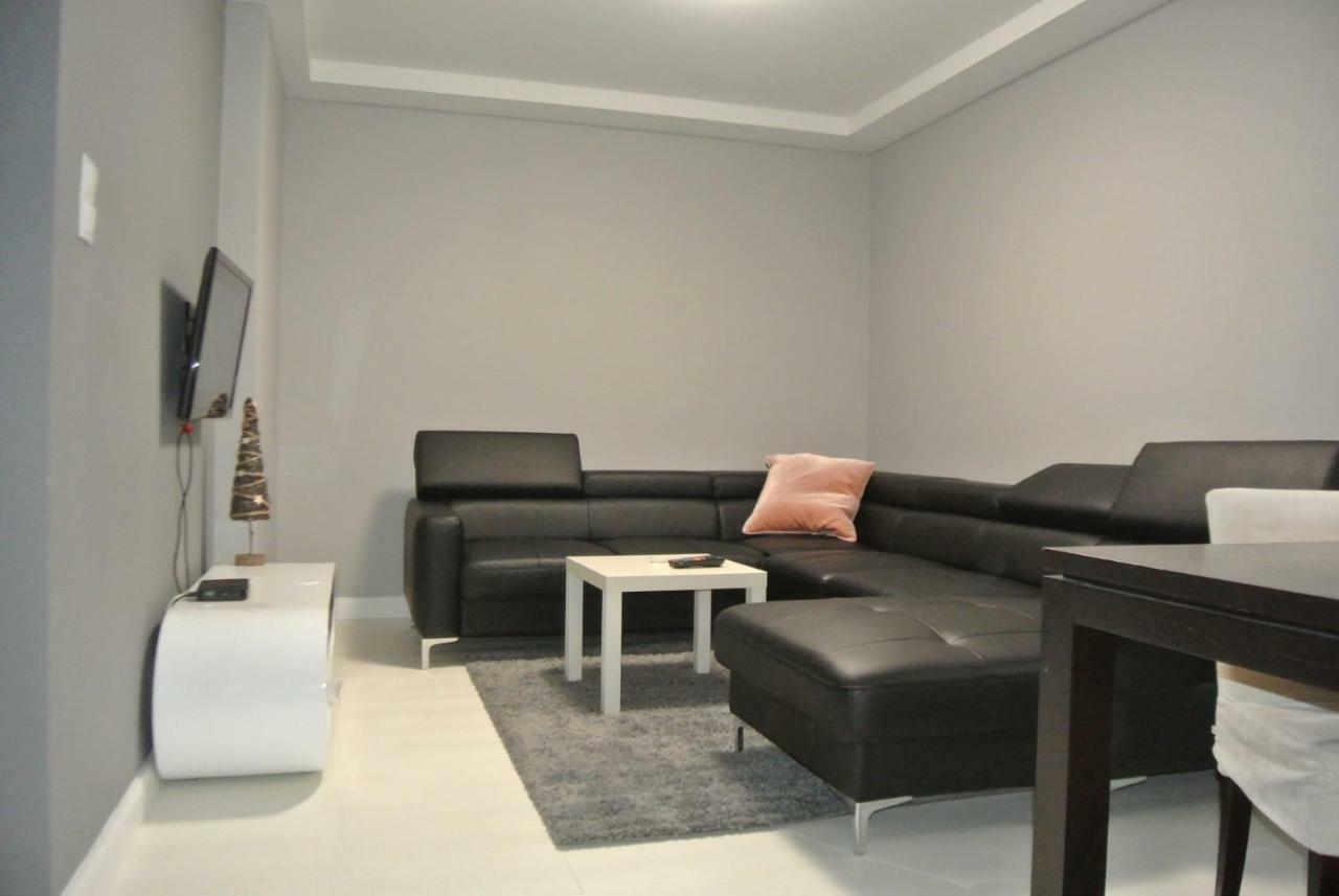 זיילונה גאורה Apartamenty Centrum- Kochanowskiego -Dawniej Two-Bedroom Apartment מראה חיצוני תמונה